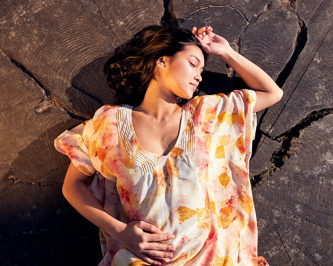 Robe Zoé écoprint impression végétale gros plan