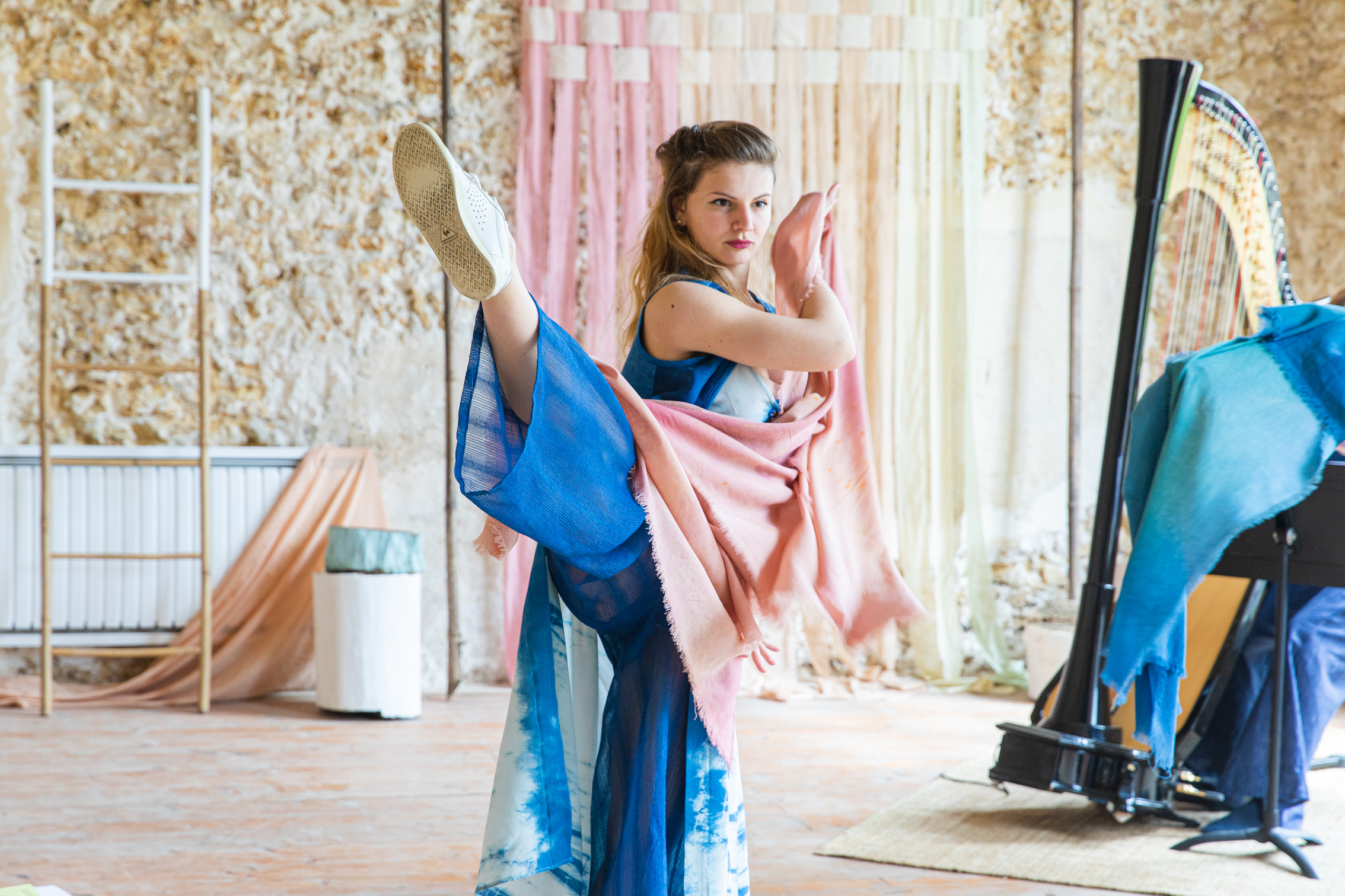 Tenue en teinture naturelle indigo danse