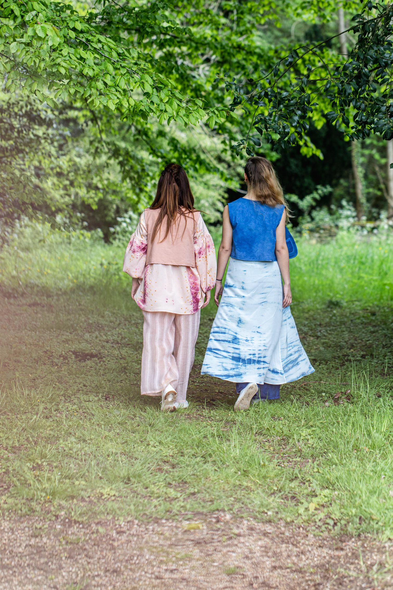Collection femme vêtement en teinture naturelle indigo et avocat Fâme sauvage